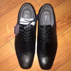 Men’s Apt 9 cushioned shoes New size 13